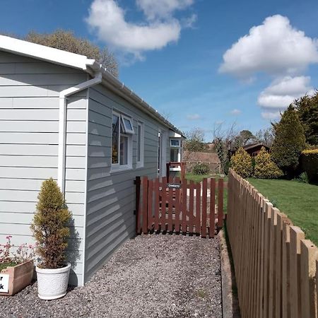 Family Friendly Rural Lodge Truro Extérieur photo